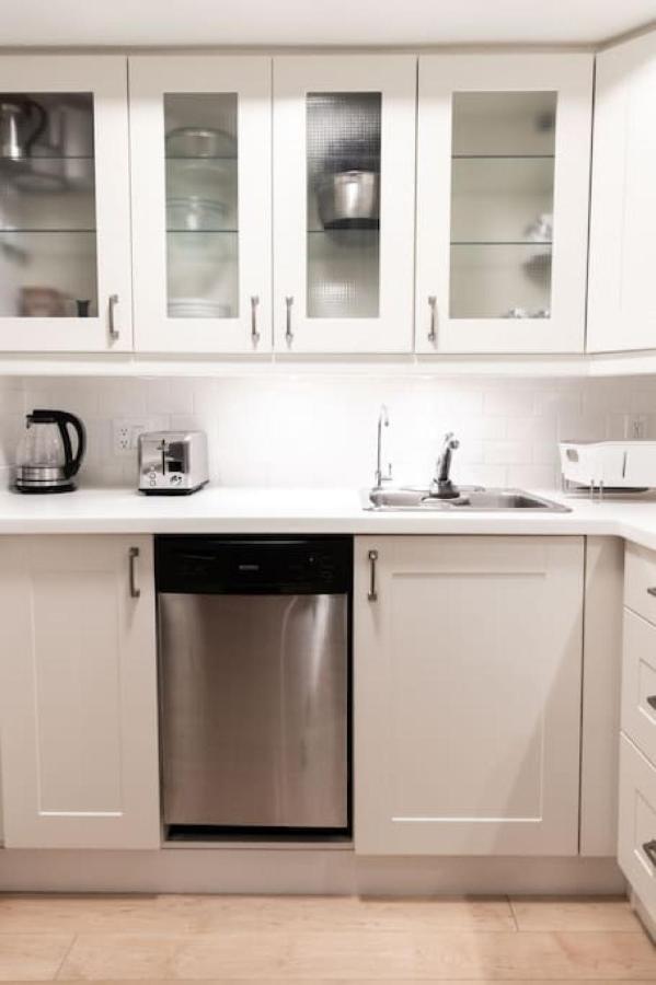 Prime Location 2Br With Kingbed In Vibrant Toronto Villa Exterior photo