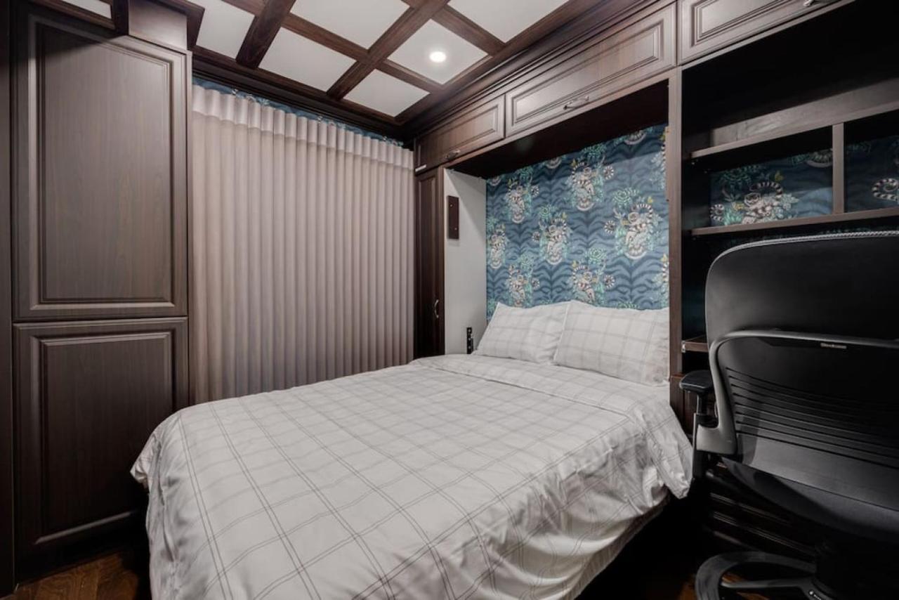Prime Location 2Br With Kingbed In Vibrant Toronto Villa Exterior photo