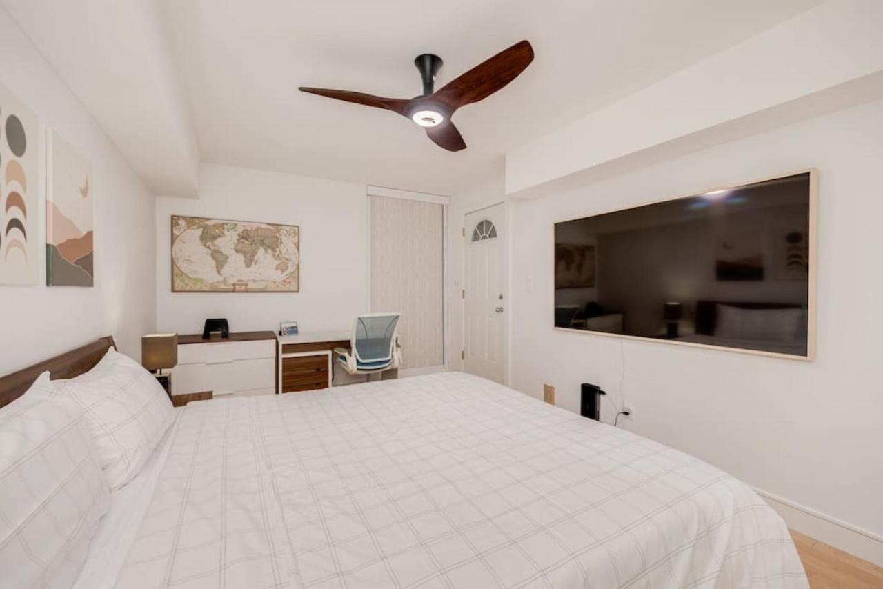 Prime Location 2Br With Kingbed In Vibrant Toronto Villa Exterior photo